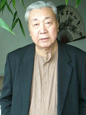 王冠中国书法家协会 第二届 理事王冠(1926.12—).笔名王冠安,字晚成.